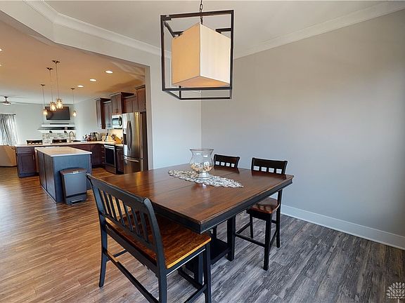 4th image of 3013 Lavinia Ave
