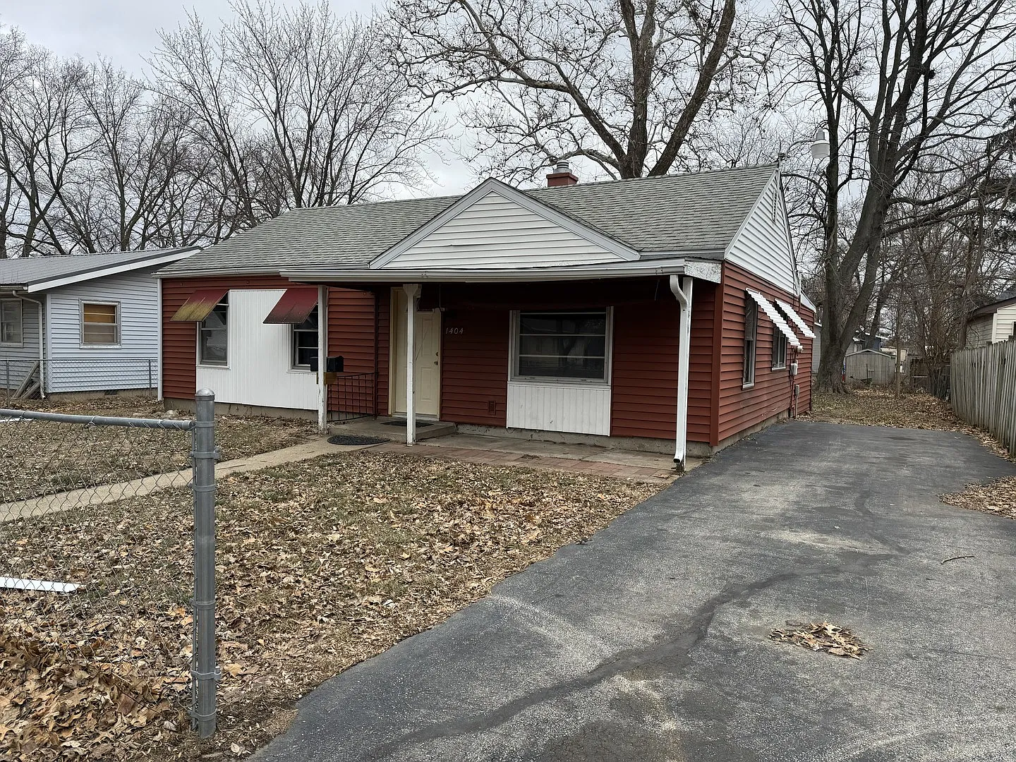1404 N Hickory St photo 1