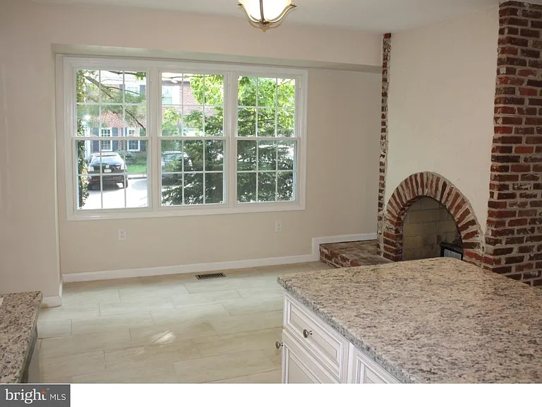 60 Providence Ave — Photo 5