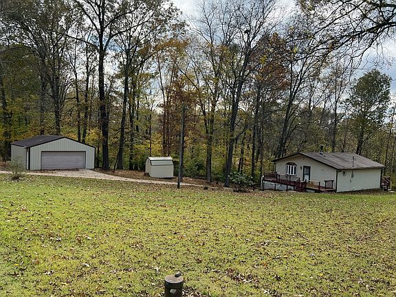 2nd image of 129 Lakeshore Cir