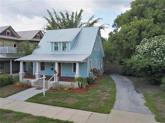 3rd image of 208 E Ross Ave