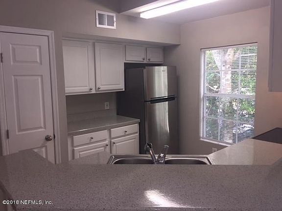 3rd image of 13703 RICHMOND PARK Drive #2608