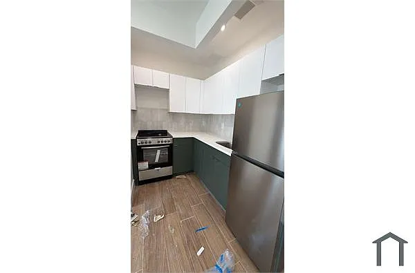 Photo 1 of 6 - 1089 Dumont Ave - Brooklyn, NY Primary Photo - 1089 Dumont Ave