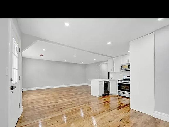 4th image of 1274 E 56th St