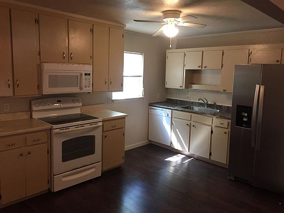 4th image of 305 N 6th St