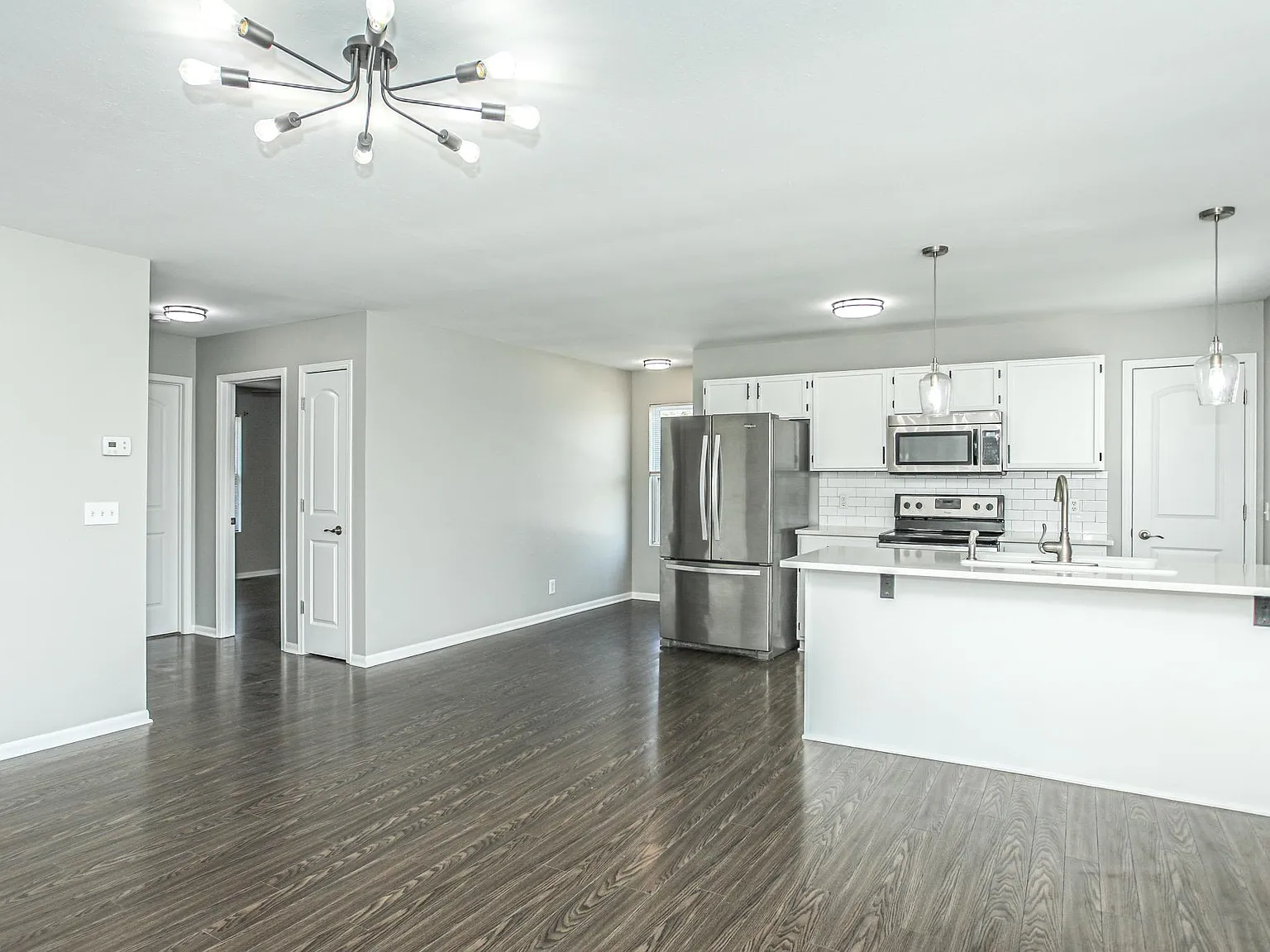 3 bed, 1600 sqft, $1,995 — Photo 3