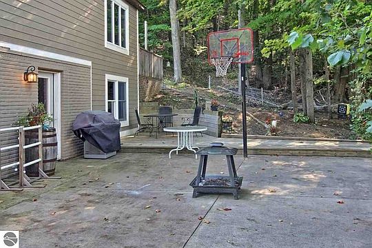 5th image of 9630 E Carter Rd
