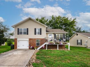 2325 Monarch Cir, Sevierville, TN 37876