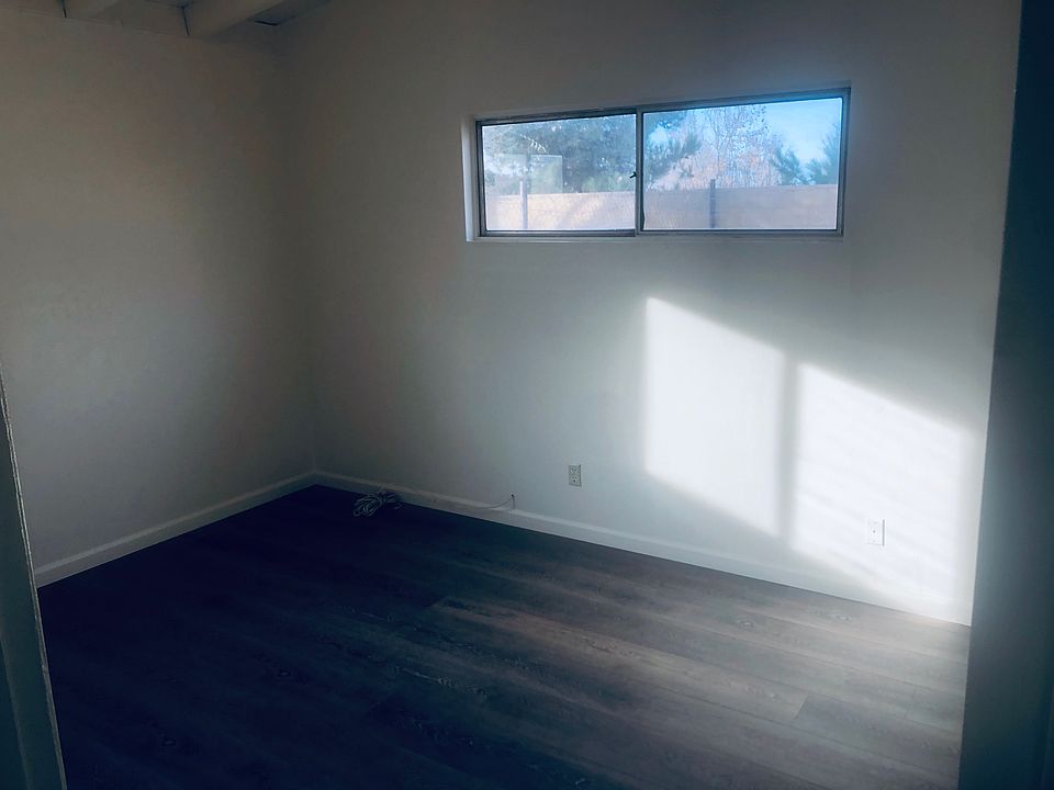 2nd image of 557 W Avenue H8