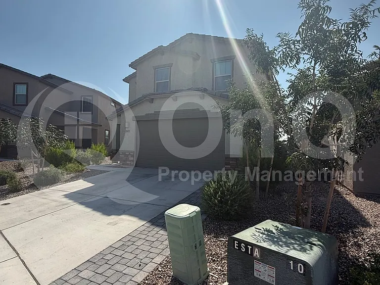 7609 S Camino Alma Vieja — Photo 3