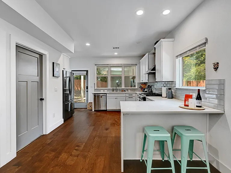 3312 Cherrywood Rd — Photo 3