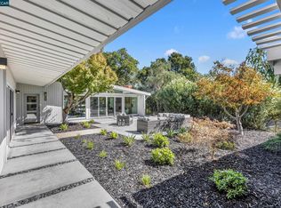 4 Highland Ct, Orinda, CA 94563