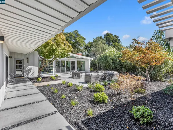 4 Highland Ct, Orinda, CA 94563
