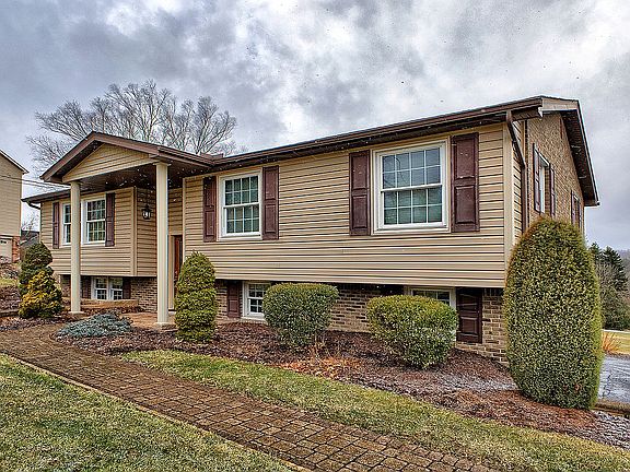 4th image of 738 Courtview Dr