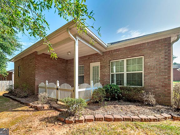 4th image of 140 Astilbe Meadow Dr