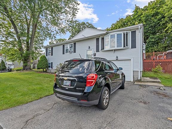 3rd image of 8 Sudbury St N