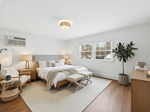 3rd image of 50-50C Washington Park Dr #10