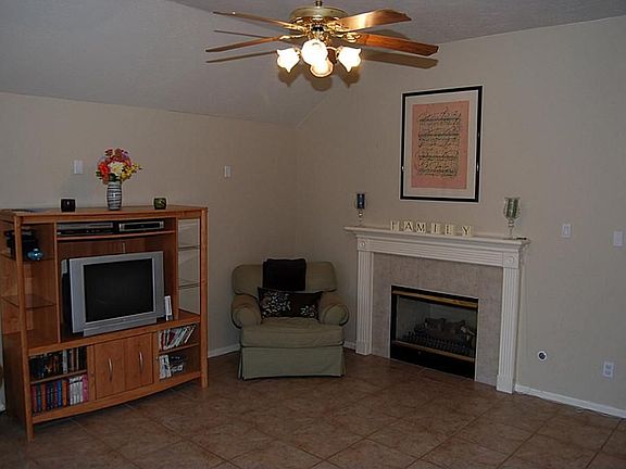 3rd image of 14003 White Oak Gardens Dr