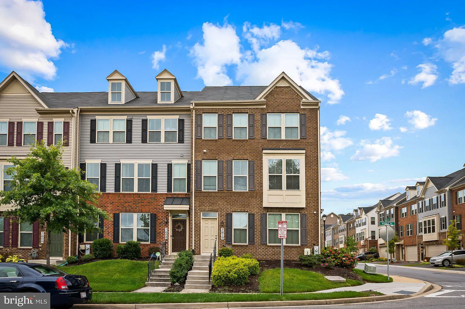 3 bed, 2.5 bath, 3044 sqft, $3,300 — Photo 1