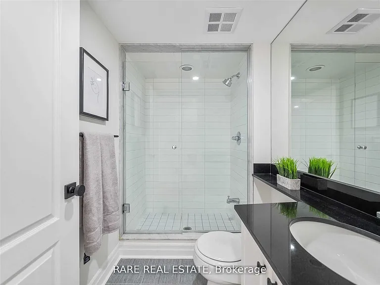 65 Pleasant Blvd — Photo 17