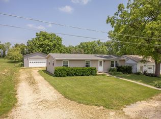 25115 Locust Rd, Lanark, IL 61046