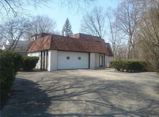 23360 Bonair St, Dearborn Heights, MI 48127