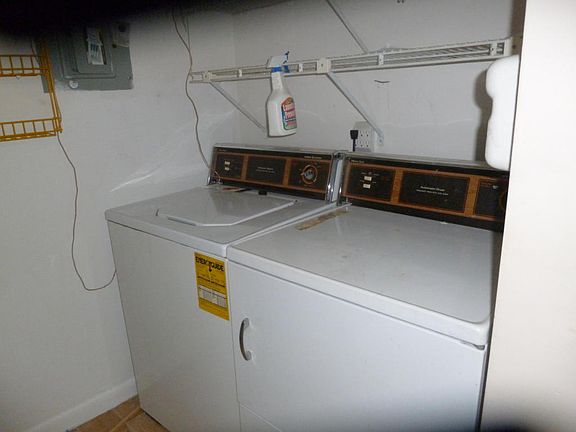 3rd image of 439 Pine Glen Ln APT C-1