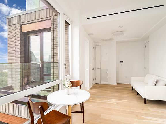 5th image of 127 Concord St #11FPH