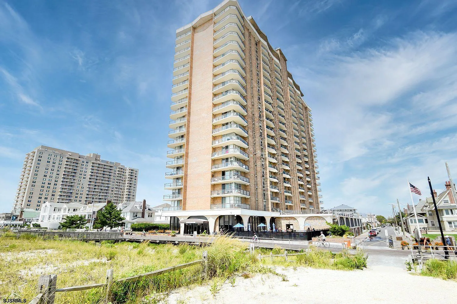4800 Boardwalk APT 604 photo 1