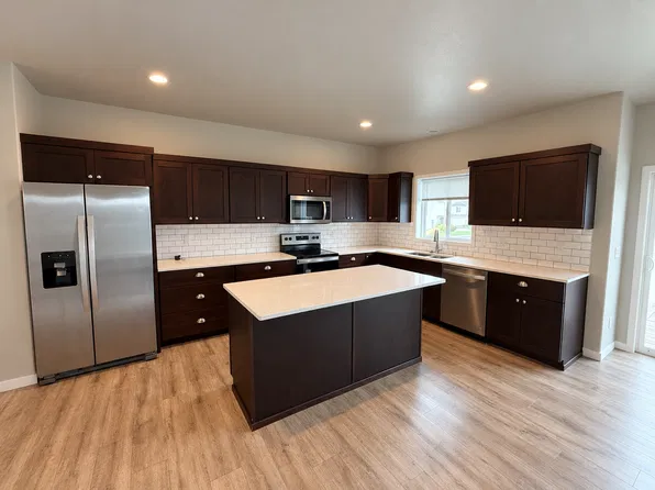 3804 31st St S, Moorhead, MN 56560