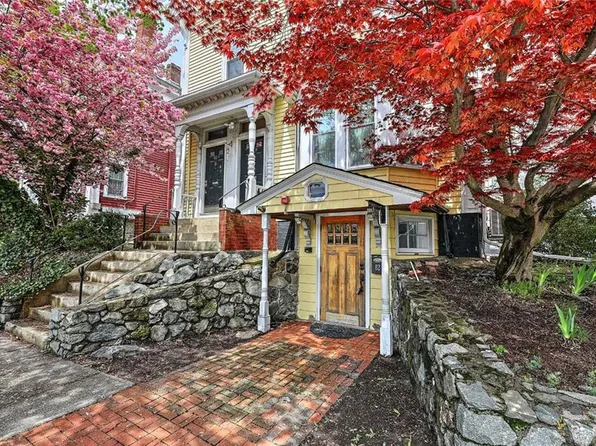 80 Pitman St #4, Providence, RI 02906