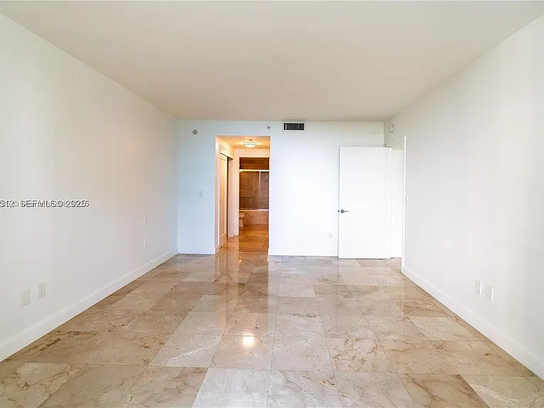 3400 SW 27th Ave #705 — Photo 9
