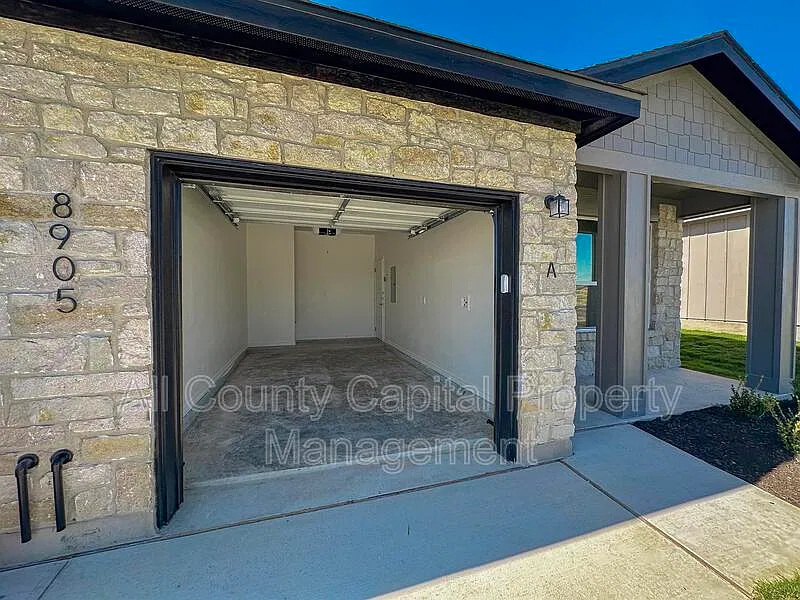3 bed, 2.0 bath, 1175 sqft, $1,500 — Photo 2