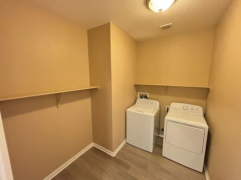 10741 Cather Ave — Photo 15