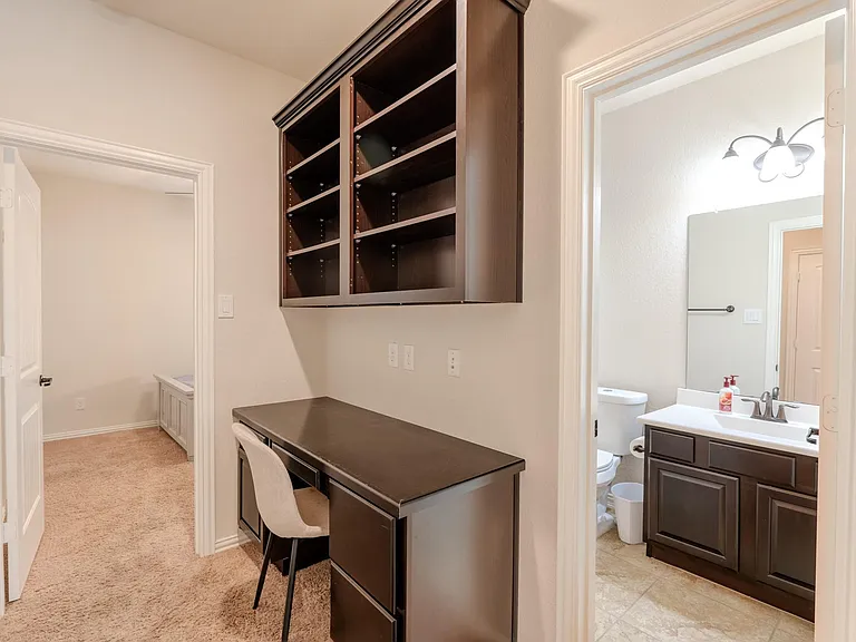 14 Arrowfeather Pl — Photo 25