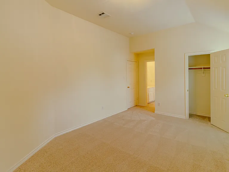 103 Westminister Ave — Photo 34
