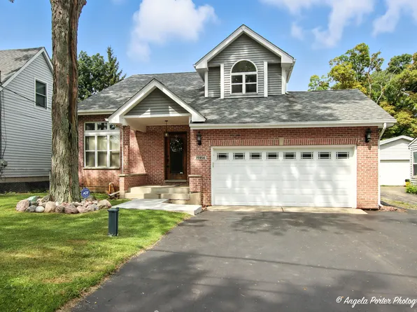 35954 N Hunt Ave, Ingleside, IL 60041