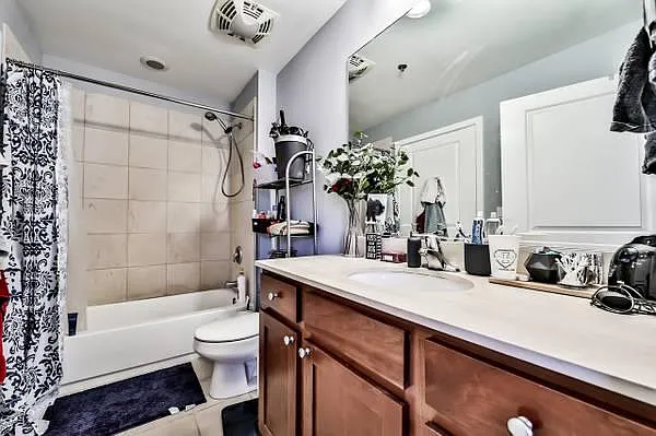 901 W Madison St #405 — Photo 8