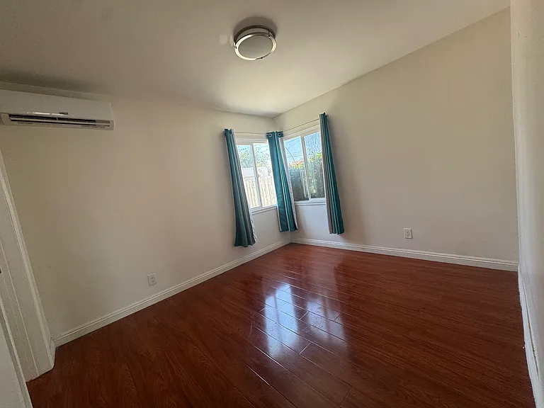 1529 S Monterey St — Photo 8