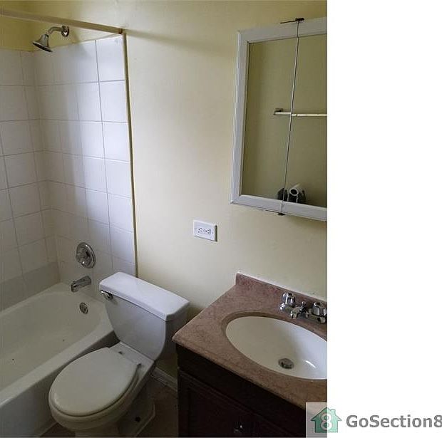 2nd image of 509 E 71st St #2
