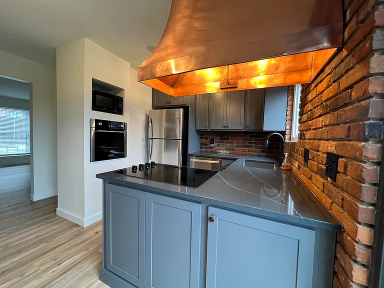 1260 N And South Rd — Photo 2