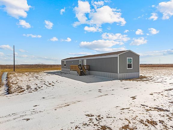 3rd image of 703 Sun Land Cir