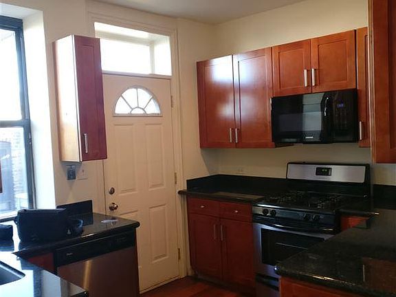2nd image of 4345 N Sawyer Ave #B3