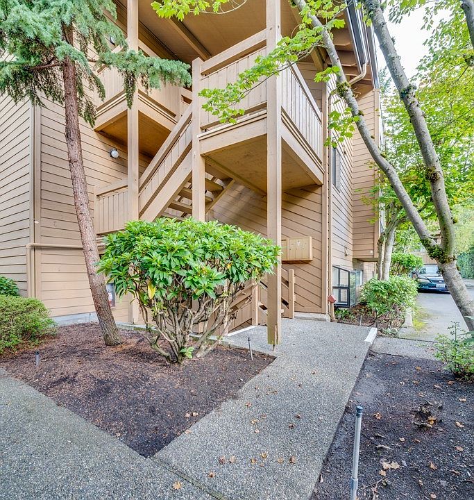 1st image of 10545 Meridian Ave N Unit 301