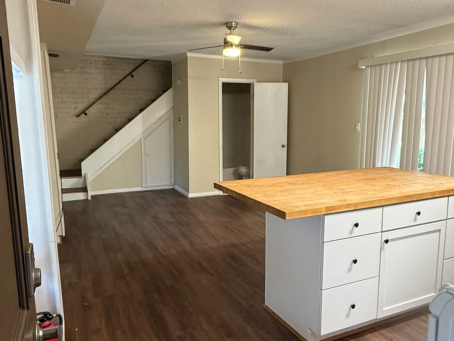 2 bed, 1100 sqft, $2,600 — Photo 2