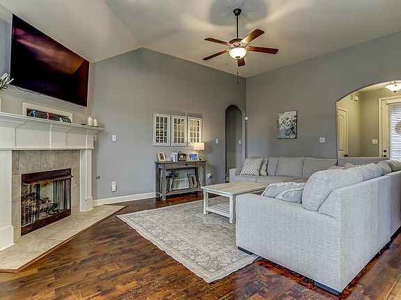 3rd image of 8415 Blue Lagoon Dr