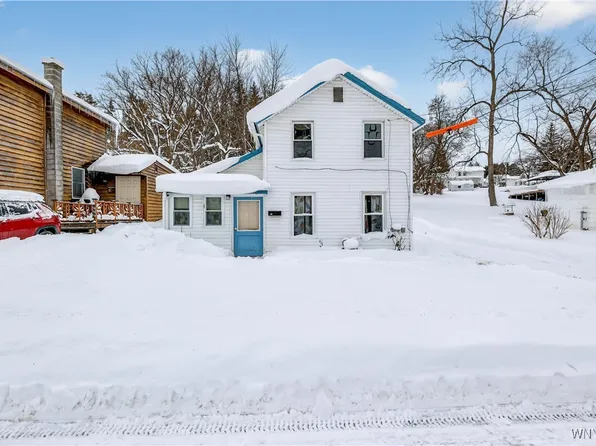 12 Railroad St, Attica, NY 14011