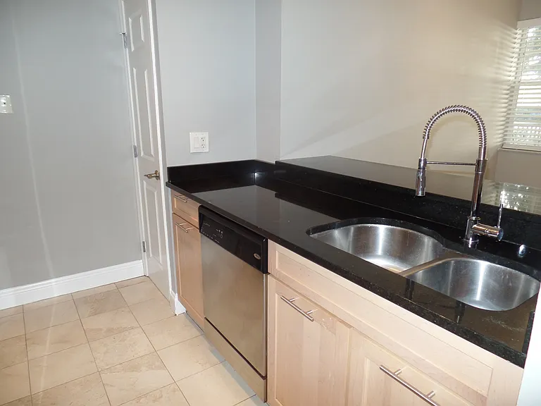 2881 N Oakland Forest Dr #112 — Photo 28