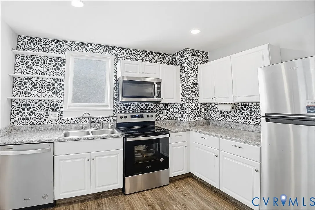 3 bed, 1446 sqft, $2,350 — Photo 3