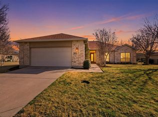 8925 Crestview Dr, Denton, TX 76207